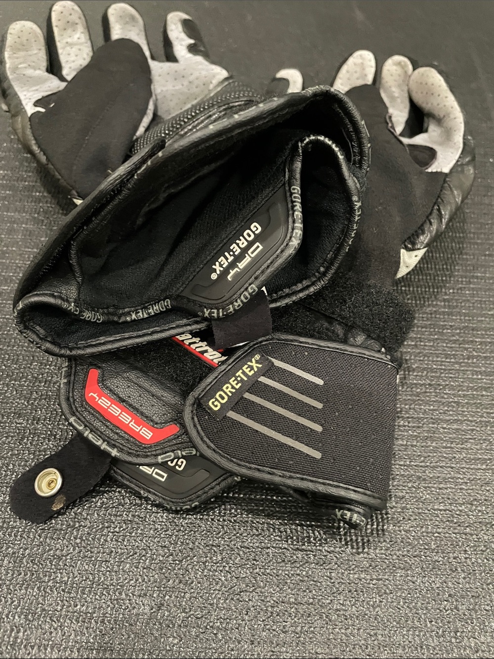 Men's Black and White Motorcycle Gloves - Picture 4 of 4